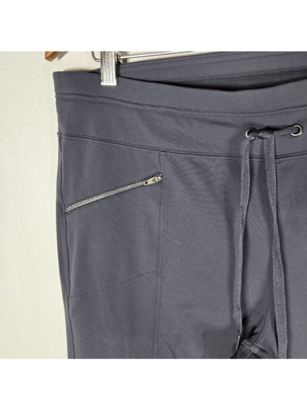Athleta Metro Slouch XL Joggers Pants Black Drawstring Zip Pocket Dark Gray - Picture 4 of 16
